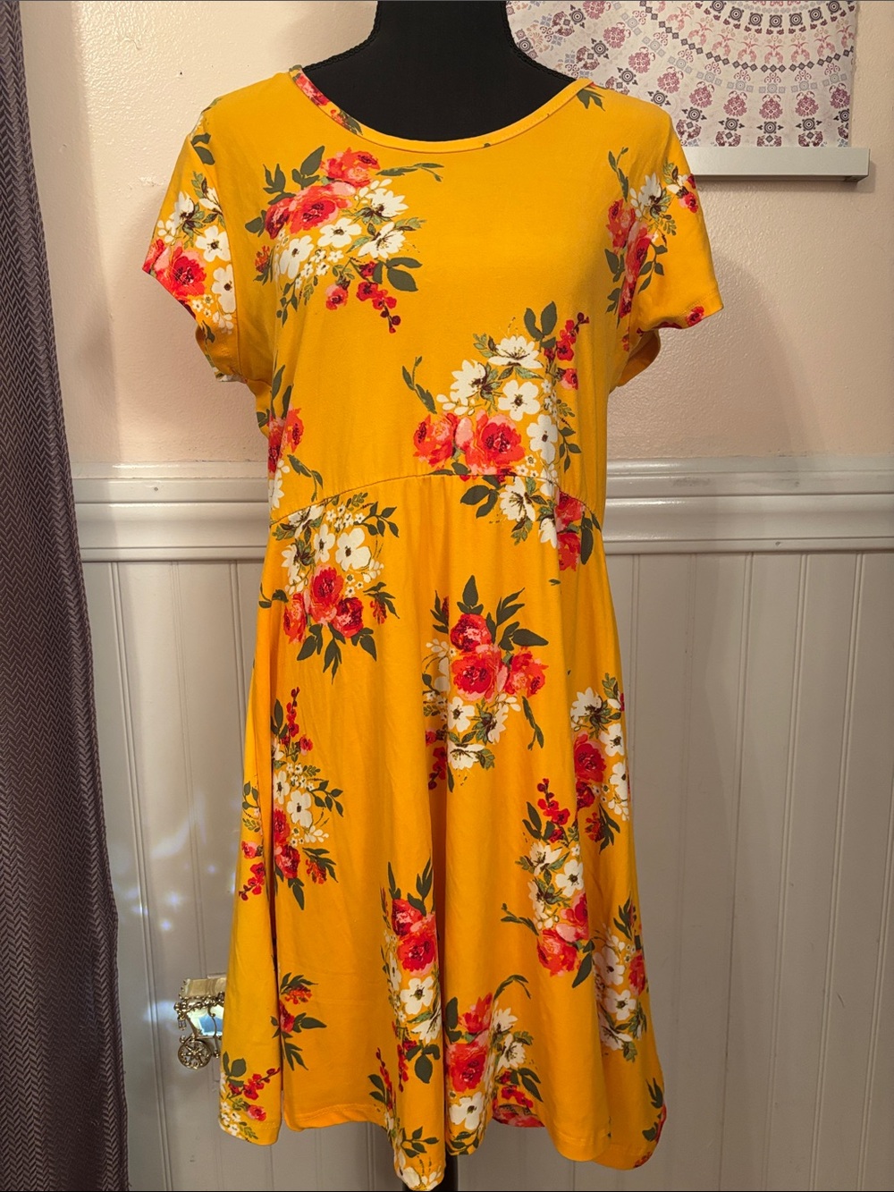 Yellow Floral Midi Dress with Short Sleeves